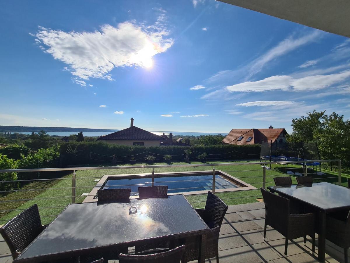 Aranyeso Apartmanhazak No.1 Balatonalmádi Eksteriør billede
