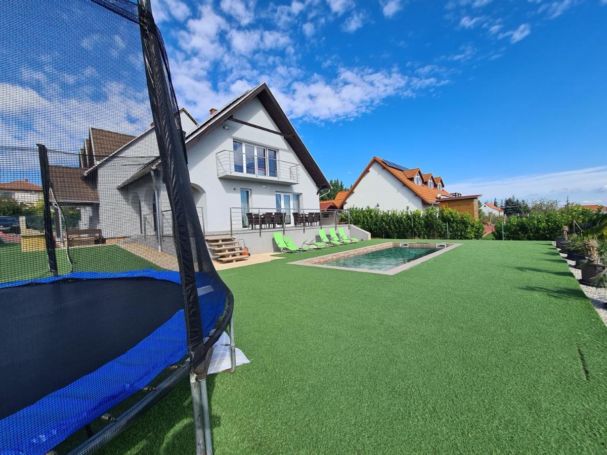 Aranyeso Apartmanhazak No.1 Balatonalmádi Eksteriør billede