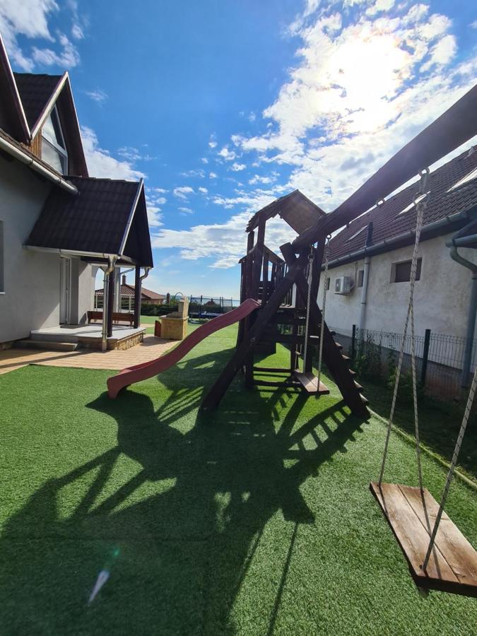 Aranyeso Apartmanhazak No.1 Balatonalmádi Eksteriør billede