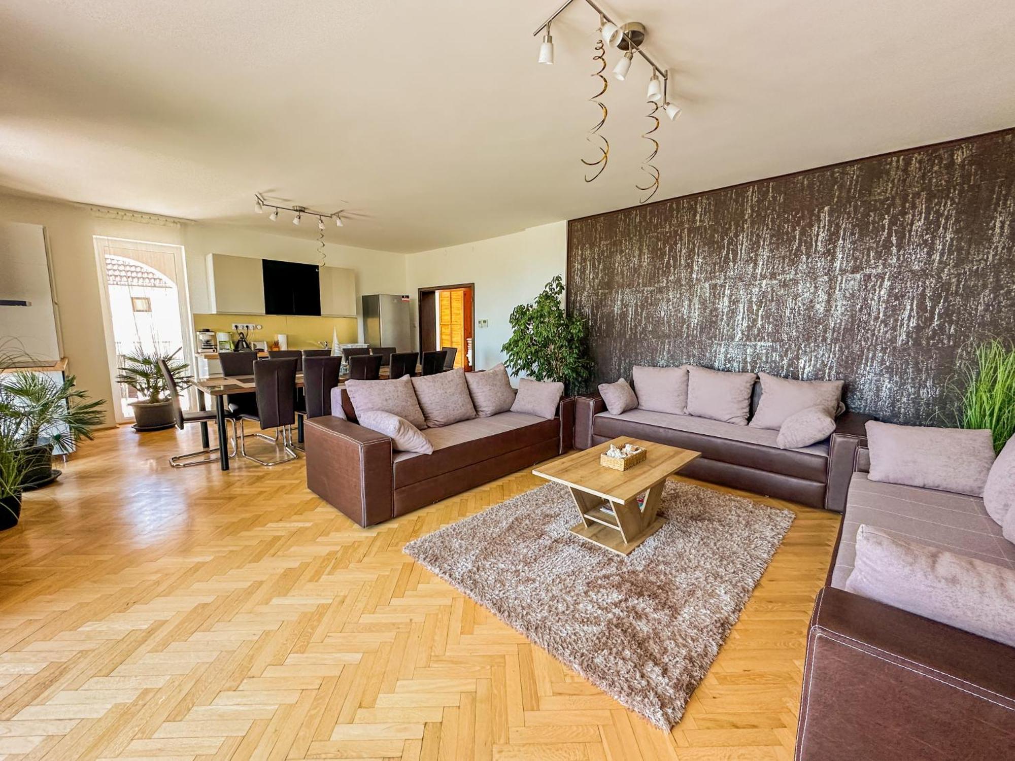 Aranyeso Apartmanhazak No.1 Balatonalmádi Eksteriør billede